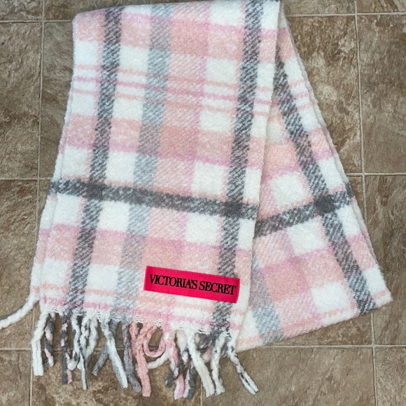 Victoria's Secret Accessories - Victoria’s Secret Scarf